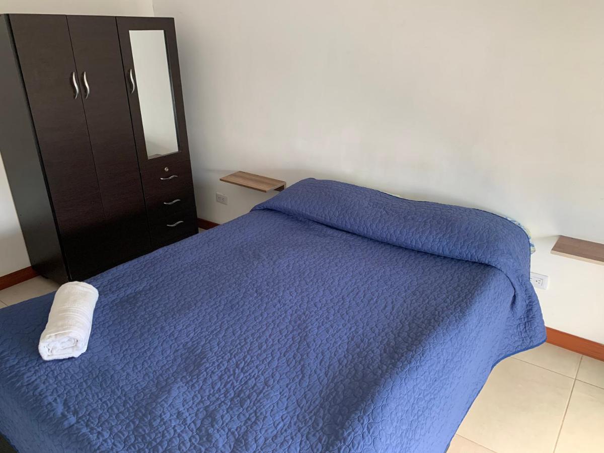 Apartamento Cerca Del Cc Titan Plaza Bogota Luaran gambar