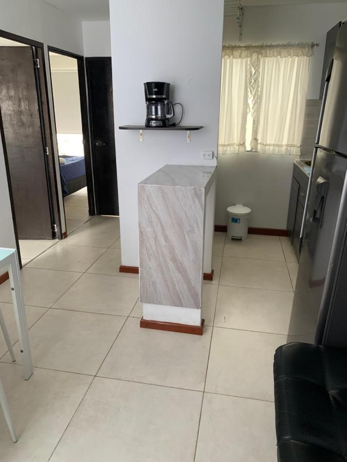 Apartamento Cerca Del Cc Titan Plaza Bogota Luaran gambar