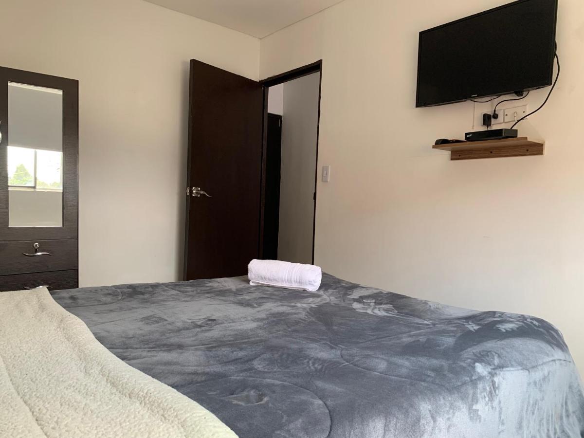 Apartamento Cerca Del Cc Titan Plaza Bogota Luaran gambar