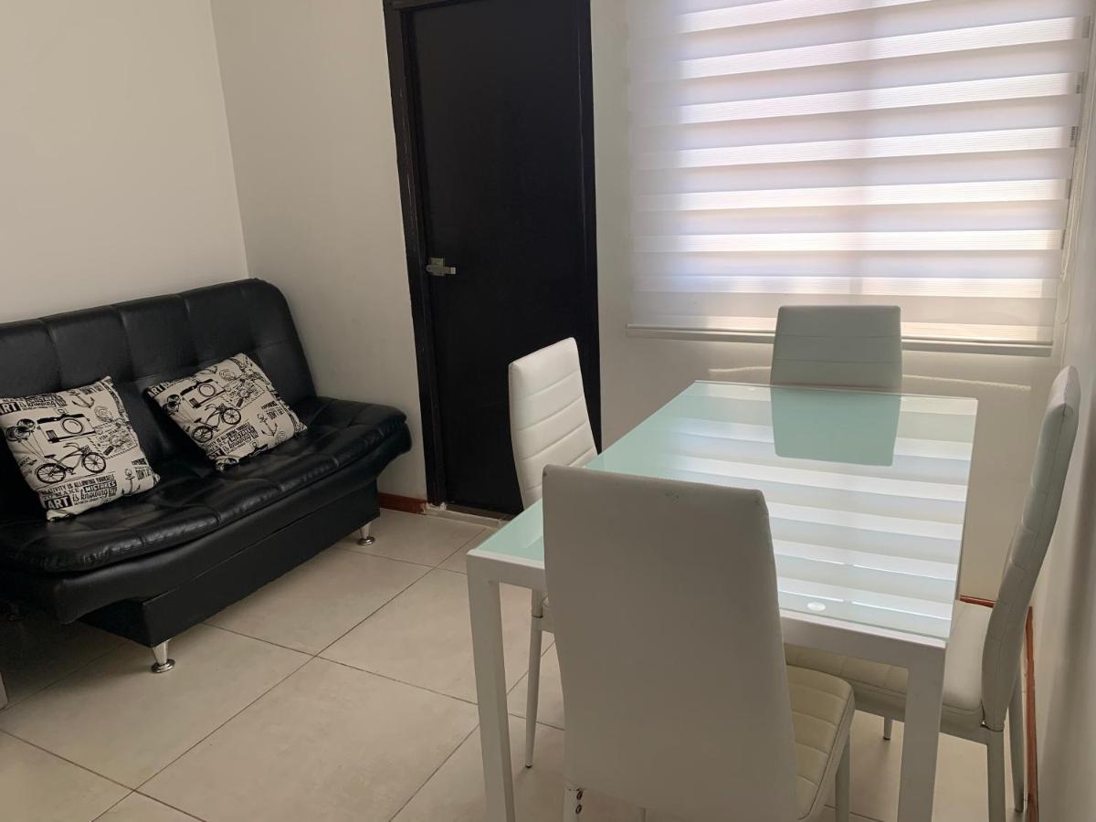 Apartamento Cerca Del Cc Titan Plaza Bogota Luaran gambar