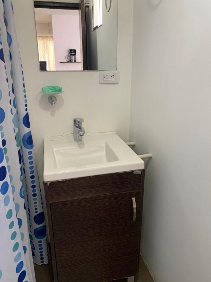 Apartamento Cerca Del Cc Titan Plaza Bogota Luaran gambar